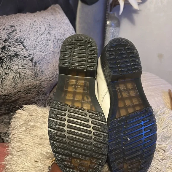 Dr. Marten’s - Picture 3 of 4